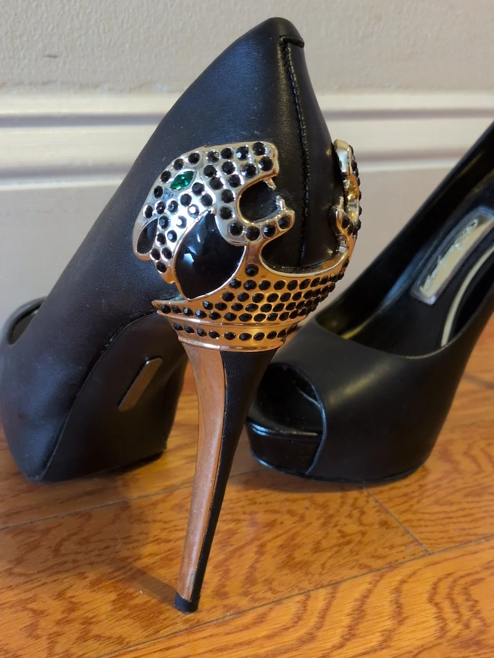 Boutique 9 Chryso Black Embellished Peep Toe Shoes Size 8M